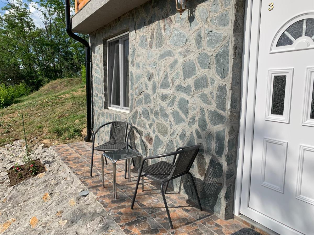 Boja Zalaska - Kameni Apartman Jagodina Extérieur photo